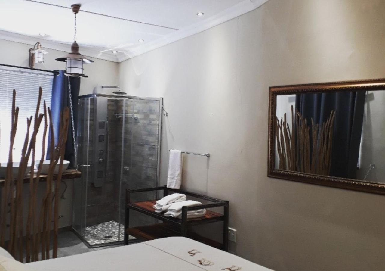 Bateleur Self Catering Cc Lägenhet Windhoek Exteriör bild