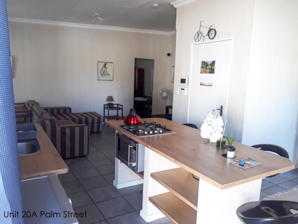 Bateleur Self Catering Cc Lägenhet Windhoek Exteriör bild