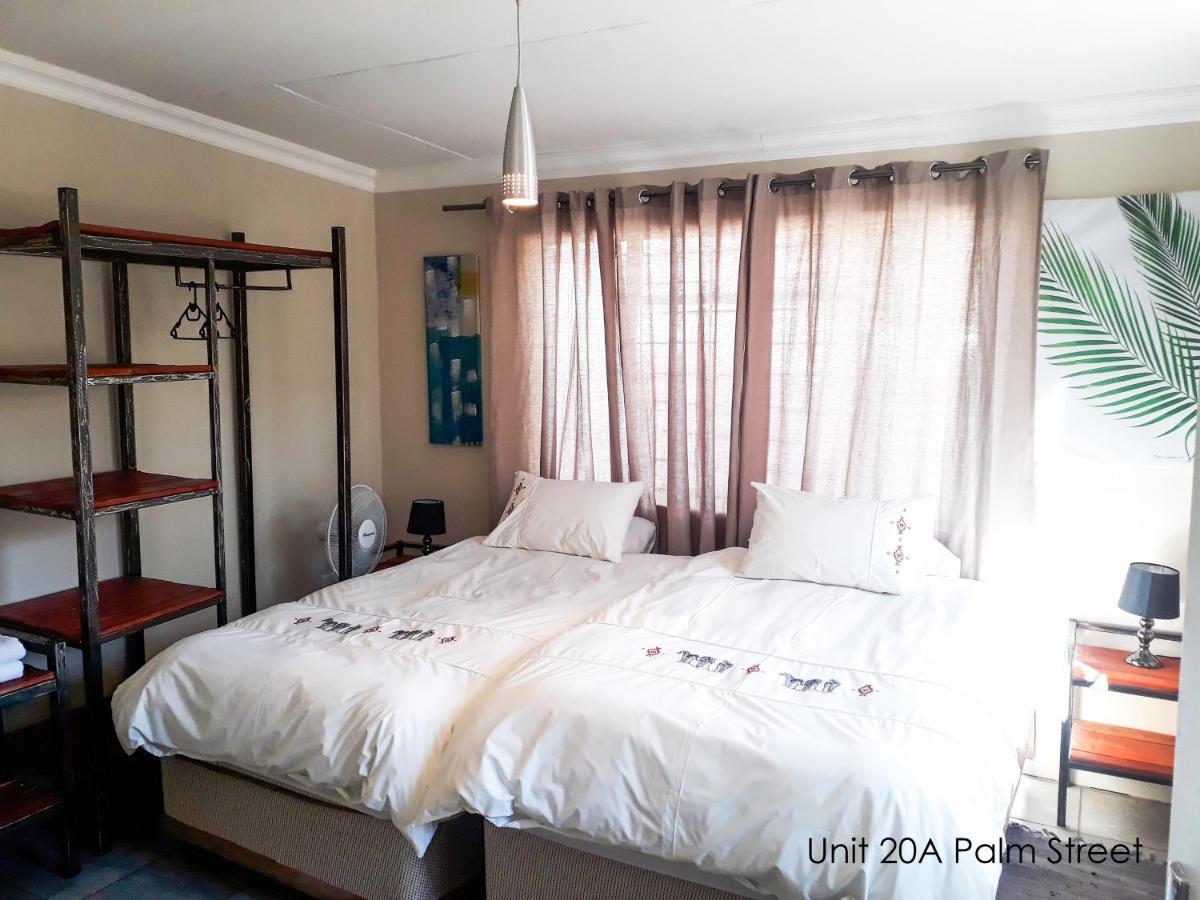 Bateleur Self Catering Cc Lägenhet Windhoek Exteriör bild