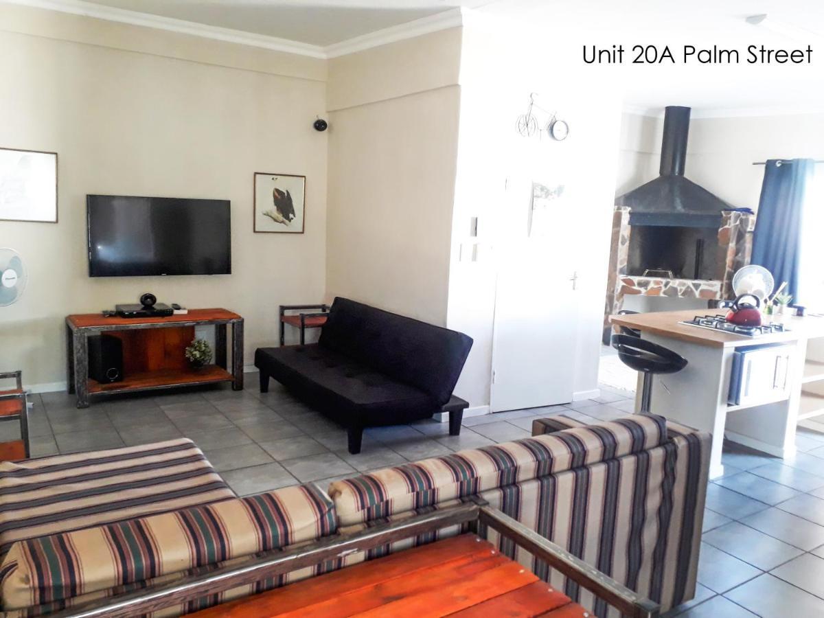 Bateleur Self Catering Cc Lägenhet Windhoek Exteriör bild